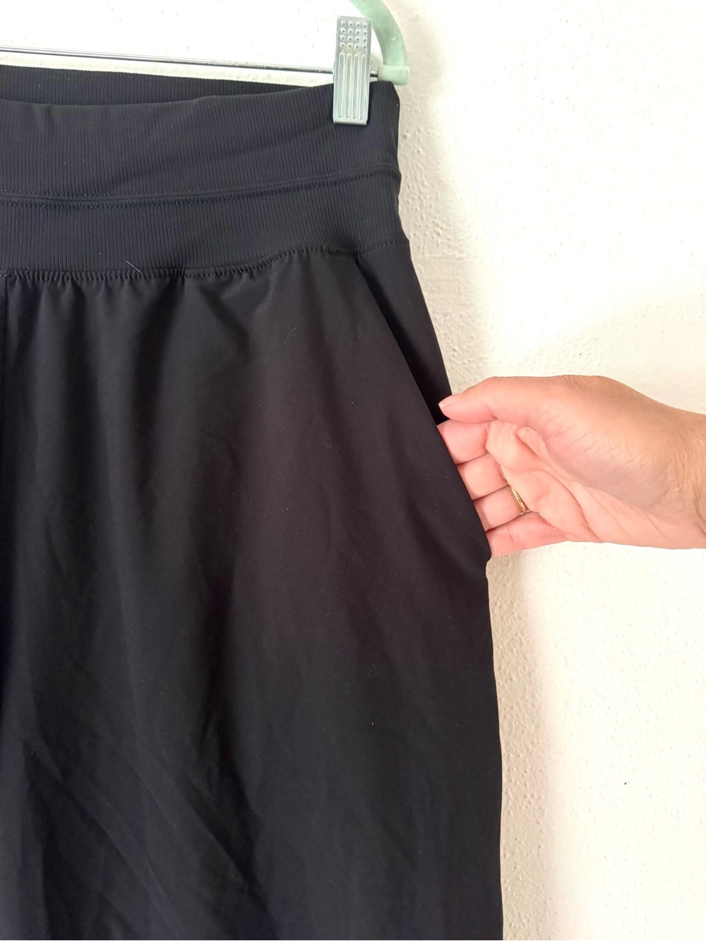 Athleta Black Tuxedo Stripe Nolita Slim Tapered Crop Pull On Pant, Size 14 - Picture 6 of 16